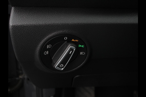 Volkswagen T-Roc 1.5 TSI 150pk DSG Style Team Climate Control Camera Parkeer sensoren Adaptive Cruise control Dab Electrisch bedienbare kofferbak Lichtmetalen Velgen