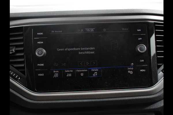 Volkswagen T-Roc 1.5 TSI 150pk DSG Style Team Climate Control Camera Parkeer sensoren Adaptive Cruise control Dab Electrisch bedienbare kofferbak Lichtmetalen Velgen