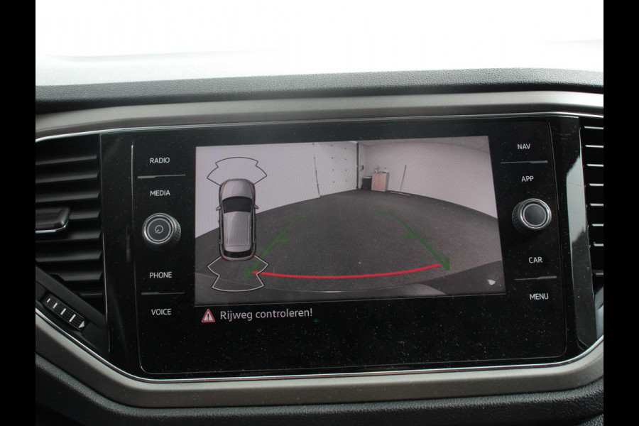 Volkswagen T-Roc 1.5 TSI 150pk DSG Style Team Climate Control Camera Parkeer sensoren Adaptive Cruise control Dab Electrisch bedienbare kofferbak Lichtmetalen Velgen