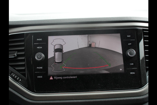 Volkswagen T-Roc 1.5 TSI 150pk DSG Style Team Climate Control Camera Parkeer sensoren Adaptive Cruise control Dab Electrisch bedienbare kofferbak Lichtmetalen Velgen
