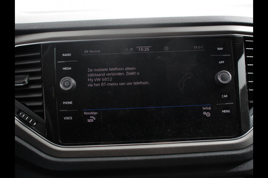 Volkswagen T-Roc 1.5 TSI 150pk DSG Style Team Climate Control Camera Parkeer sensoren Adaptive Cruise control Dab Electrisch bedienbare kofferbak Lichtmetalen Velgen