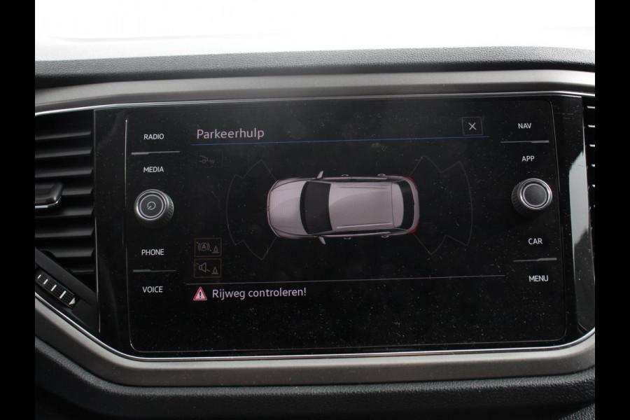 Volkswagen T-Roc 1.5 TSI 150pk DSG Style Team Climate Control Camera Parkeer sensoren Adaptive Cruise control Dab Electrisch bedienbare kofferbak Lichtmetalen Velgen