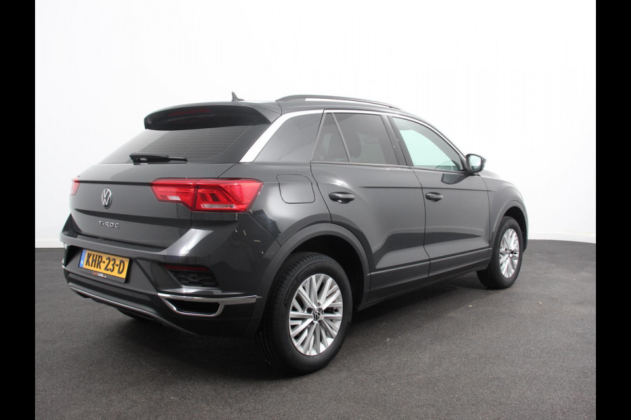 Volkswagen T-Roc 1.5 TSI 150pk DSG Style Team Climate Control Camera Parkeer sensoren Adaptive Cruise control Dab Electrisch bedienbare kofferbak Lichtmetalen Velgen