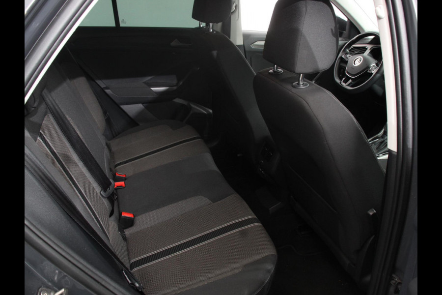 Volkswagen T-Roc 1.5 TSI 150pk DSG Style Team Climate Control Camera Parkeer sensoren Adaptive Cruise control Dab Electrisch bedienbare kofferbak Lichtmetalen Velgen