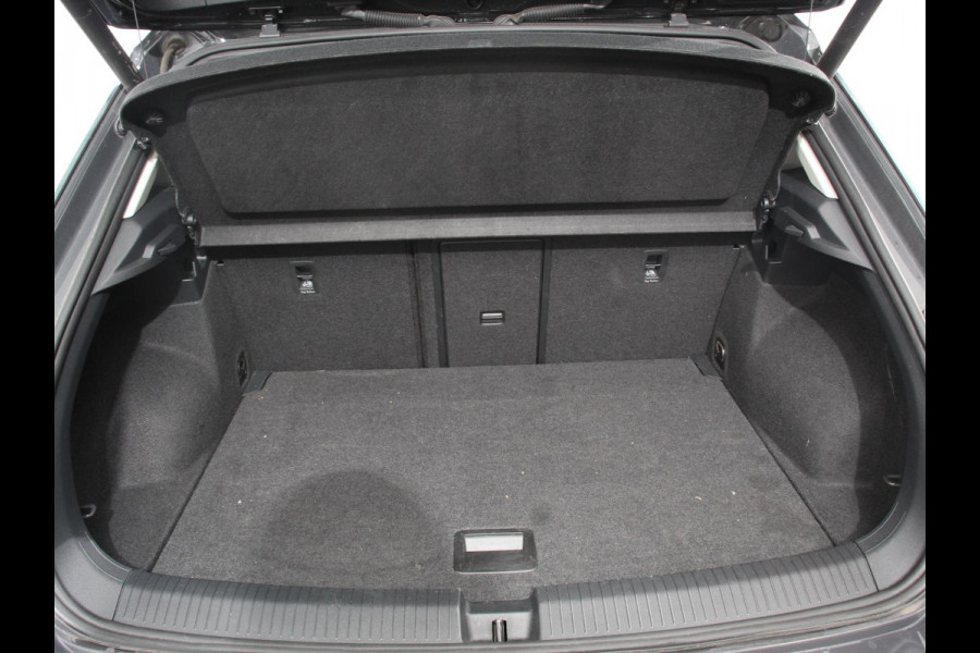 Volkswagen T-Roc 1.5 TSI 150pk DSG Style Team Climate Control Camera Parkeer sensoren Adaptive Cruise control Dab Electrisch bedienbare kofferbak Lichtmetalen Velgen