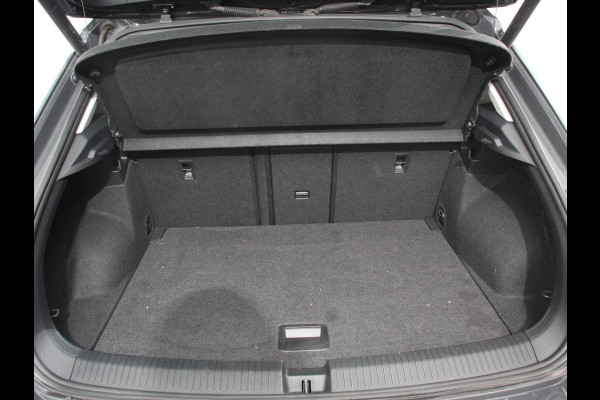 Volkswagen T-Roc 1.5 TSI 150pk DSG Style Team Climate Control Camera Parkeer sensoren Adaptive Cruise control Dab Electrisch bedienbare kofferbak Lichtmetalen Velgen