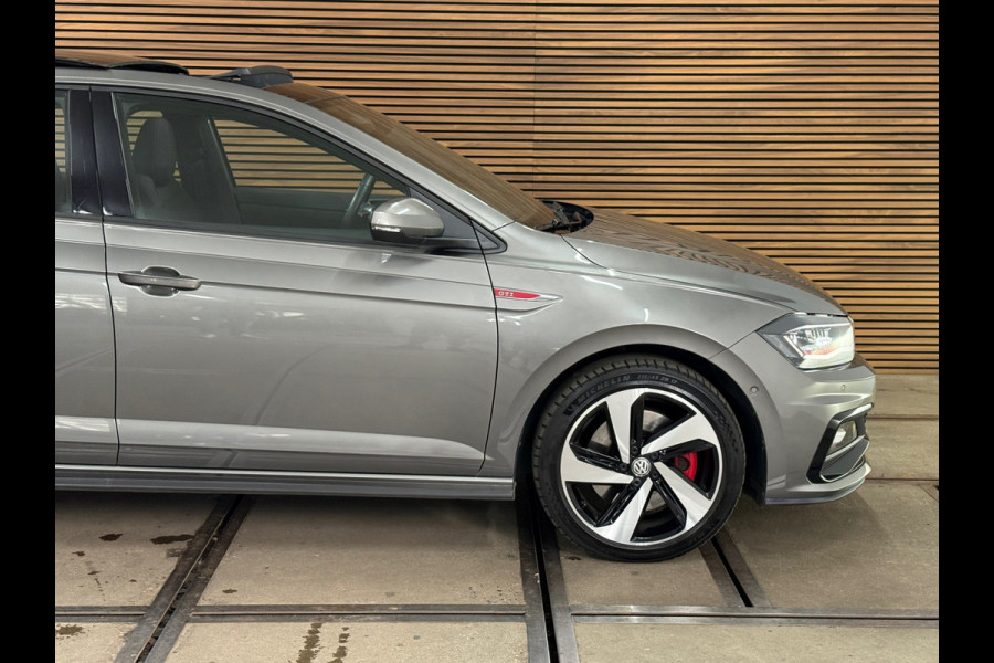 Volkswagen Polo 2.0 TSI GTI | Panorama | ACC | Virtual Cockpit | Camera | Park Assist | Blind Spot | LED | Dealer onderhouden