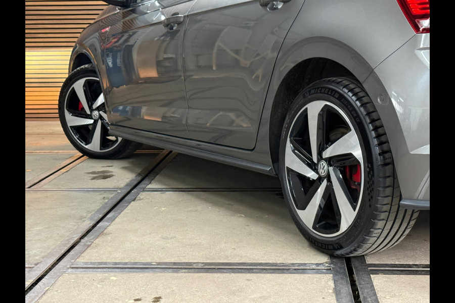 Volkswagen Polo 2.0 TSI GTI | Panorama | ACC | Virtual Cockpit | Camera | Park Assist | Blind Spot | LED | Dealer onderhouden