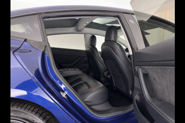 Tesla Model 3 Long Range AWD 75 kWh [3-Fase-11kW ] {SoH-82%} Aut. *PANO | AUTOPILOT | LEATHER | TOWBAR | KEYLESS | FULL-LED | MEMORY-PACK | TOPVIEW | DAB | CARPLAY | DIGI-COCKPIT | LANE-ASSIST | HEATED-COMFORTSEATS | 18"ALU*