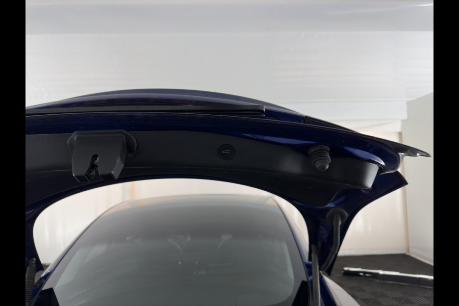 Tesla Model 3 Long Range AWD 75 kWh [3-Fase-11kW ] {SoH-82%} Aut. *PANO | AUTOPILOT | LEATHER | TOWBAR | KEYLESS | FULL-LED | MEMORY-PACK | TOPVIEW | DAB | CARPLAY | DIGI-COCKPIT | LANE-ASSIST | HEATED-COMFORTSEATS | 18"ALU*