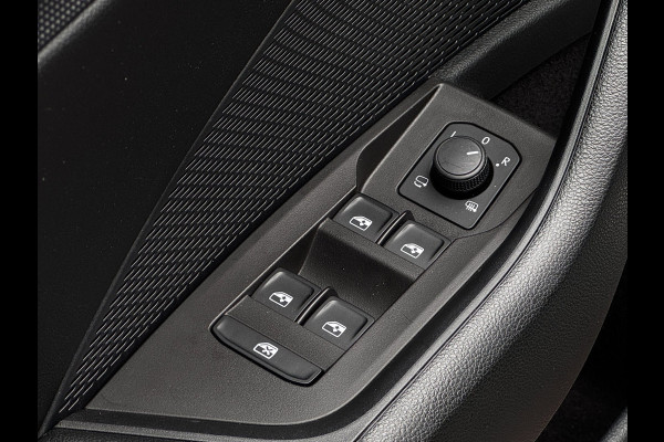 Škoda Octavia Combi 1.4 TSI iV PHEV Sportline Business | 98 % SOH | Trekhaak | NL-Auto | Winter Pack | Adaptive Cruise