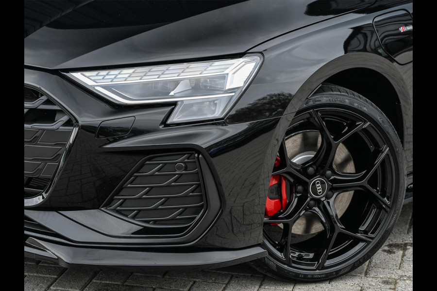 Audi A3 Sportback 45 TFSI e S edition Competition | Panoramadak | 5 jr Garantie | HUD | Sonos Sound | Camera | Ambiance interieur | Active Cruise | S-Seats + Memory | Stoelverwarming | Keyless |