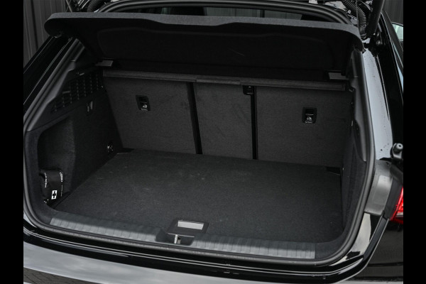 Audi A3 Sportback 45 TFSI e S edition Competition | Panoramadak | 5 jr Garantie | HUD | Sonos Sound | Camera | Ambiance interieur | Active Cruise | S-Seats + Memory | Stoelverwarming | Keyless |