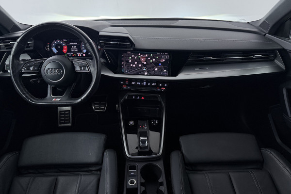 Audi A3 Sportback 30 TFSI S edition (STOELVERWARMING, LANE-ASSIST, NAVIGATIE, PARKEERSENSOREN)