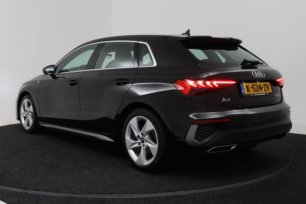 Audi A3 Sportback 30 TFSI S edition (STOELVERWARMING, LANE-ASSIST, NAVIGATIE, PARKEERSENSOREN)