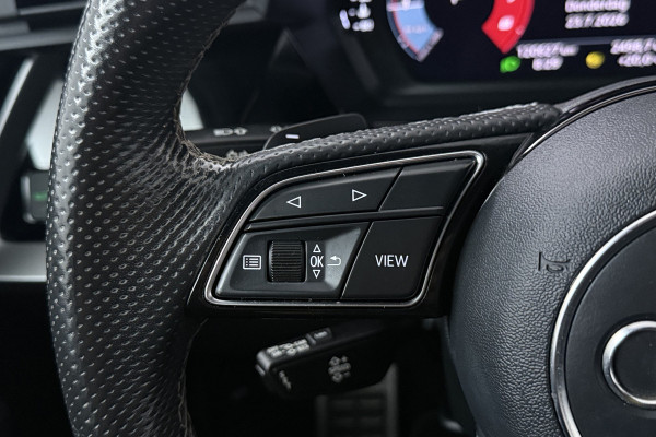 Audi A3 Sportback 30 TFSI S edition (STOELVERWARMING, LANE-ASSIST, NAVIGATIE, PARKEERSENSOREN)