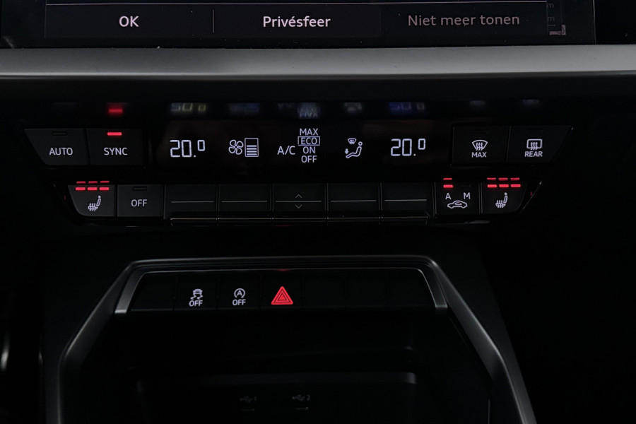 Audi A3 Sportback 30 TFSI S edition (STOELVERWARMING, LANE-ASSIST, NAVIGATIE, PARKEERSENSOREN)