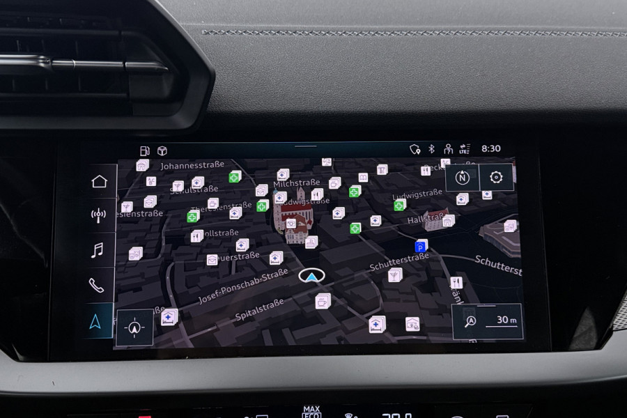 Audi A3 Sportback 30 TFSI S edition (STOELVERWARMING, LANE-ASSIST, NAVIGATIE, PARKEERSENSOREN)