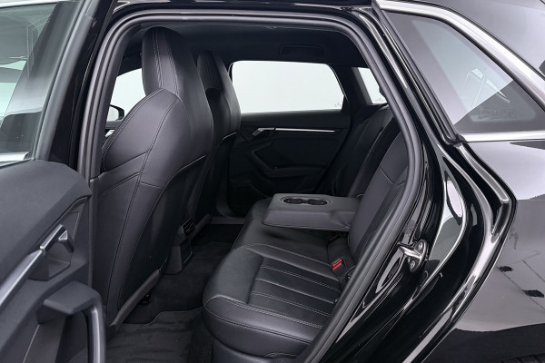 Audi A3 Sportback 30 TFSI S edition (STOELVERWARMING, LANE-ASSIST, NAVIGATIE, PARKEERSENSOREN)