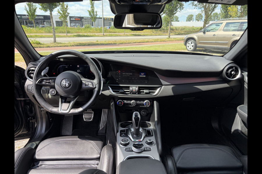 Alfa Romeo Giulia 2.0 T GME AWD Veloce | 19" Velgen | Camera