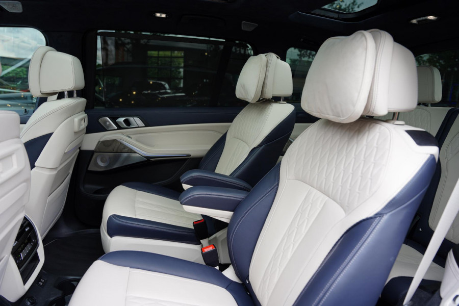 BMW X7 X-Drive 40 I / 6 Persoons / B&W Diamond / Massage / Trekhaak