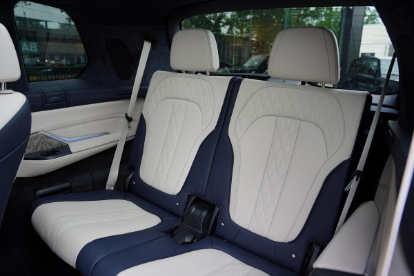 BMW X7 X-Drive 40 I / 6 Persoons / B&W Diamond / Massage / Trekhaak