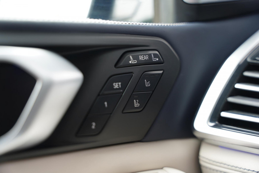 BMW X7 X-Drive 40 I / 6 Persoons / B&W Diamond / Massage / Trekhaak
