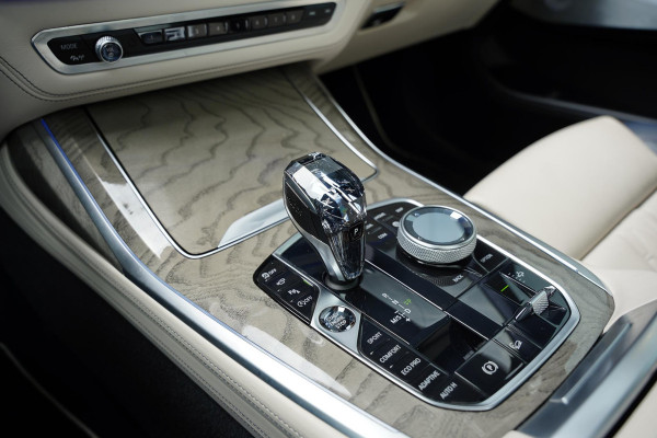 BMW X7 X-Drive 40 I / 6 Persoons / B&W Diamond / Massage / Trekhaak
