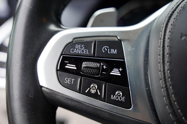 BMW X7 X-Drive 40 I / 6 Persoons / B&W Diamond / Massage / Trekhaak