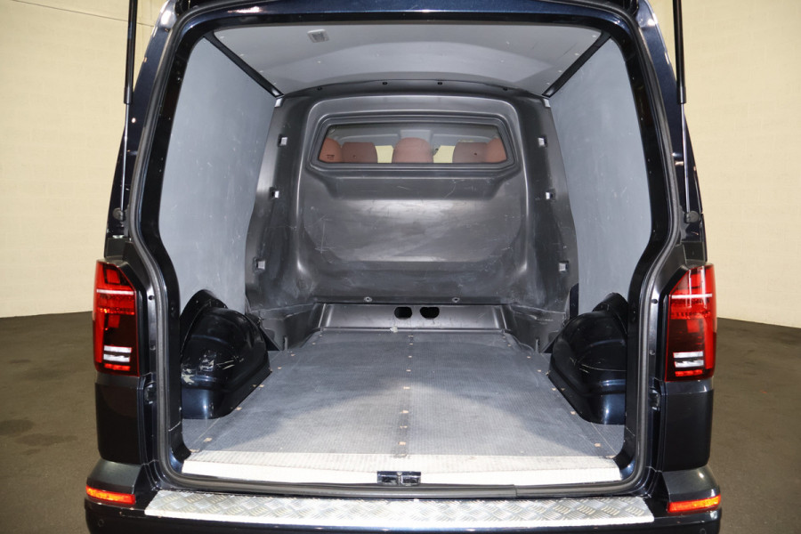 Volkswagen Transporter 2.0 TDI 204pk L2 H1 DC Bulli Automaat Leer