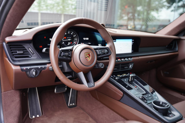 Porsche 911 992 3.0 Carrera 4 GTS / Clubleder / 18 Weg / Pano