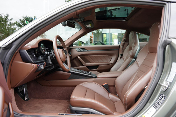 Porsche 911 992 3.0 Carrera 4 GTS / Clubleder / 18 Weg / Pano