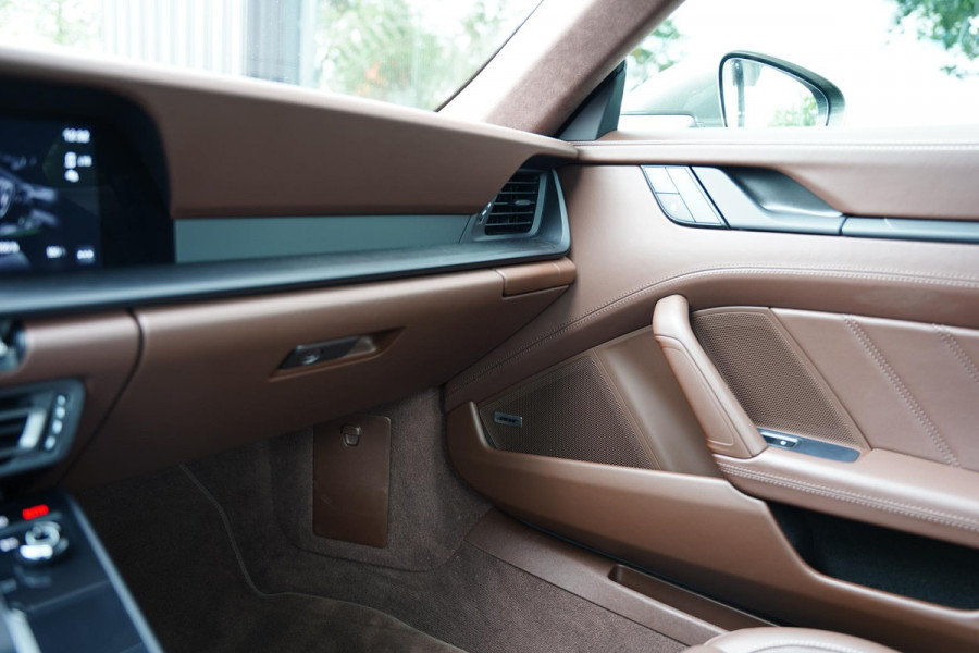 Porsche 911 992 3.0 Carrera 4 GTS / Clubleder / 18 Weg / Pano