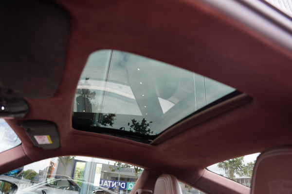 Porsche 911 992 3.0 Carrera 4 GTS / Clubleder / 18 Weg / Pano