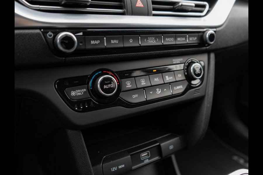 Kia e-Niro DynamicPlusLine 64 kWh | Schuif-kanteldak | Cruise | Clima | Carplay | Keyless | Stoel-stuurverwarming | Navi |