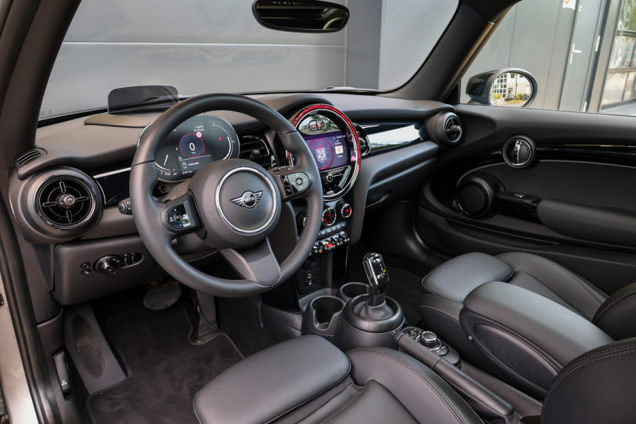 MINI 3-deurs 1.5 Cooper Classic | PANO | HUD | CAMERA | KEYLESS | LEDER |
