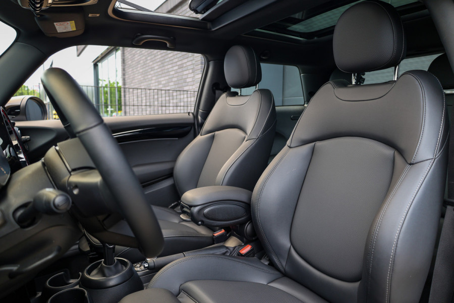 MINI 3-deurs 1.5 Cooper Classic | PANO | HUD | CAMERA | KEYLESS | LEDER |