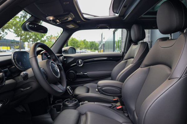 MINI 3-deurs 1.5 Cooper Classic | PANO | HUD | CAMERA | KEYLESS | LEDER |