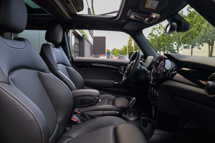MINI 3-deurs 1.5 Cooper Classic | PANO | HUD | CAMERA | KEYLESS | LEDER |