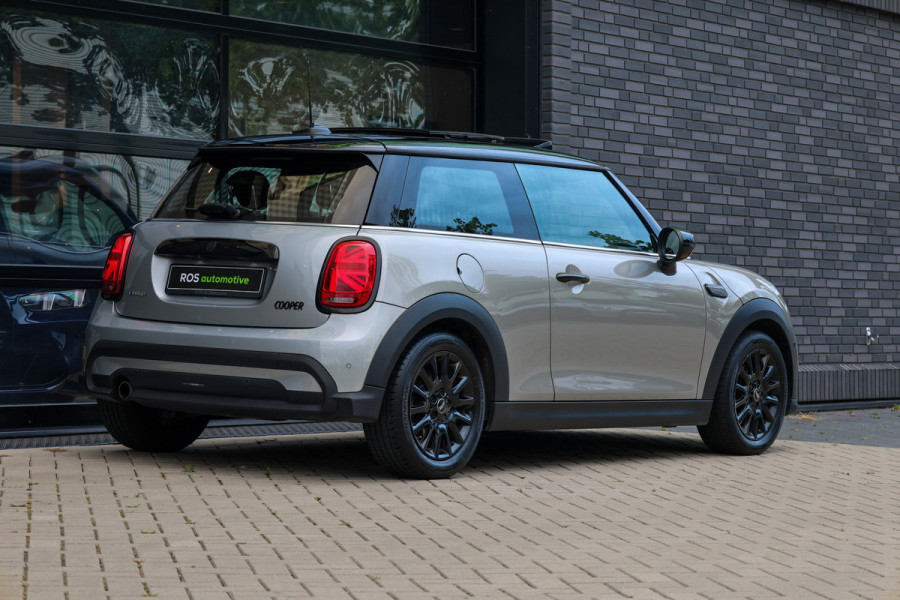 MINI 3-deurs 1.5 Cooper Classic | PANO | HUD | CAMERA | KEYLESS | LEDER |