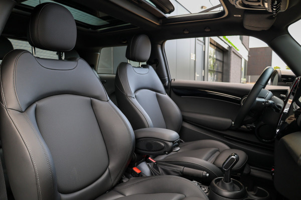 MINI 3-deurs 1.5 Cooper Classic | PANO | HUD | CAMERA | KEYLESS | LEDER |