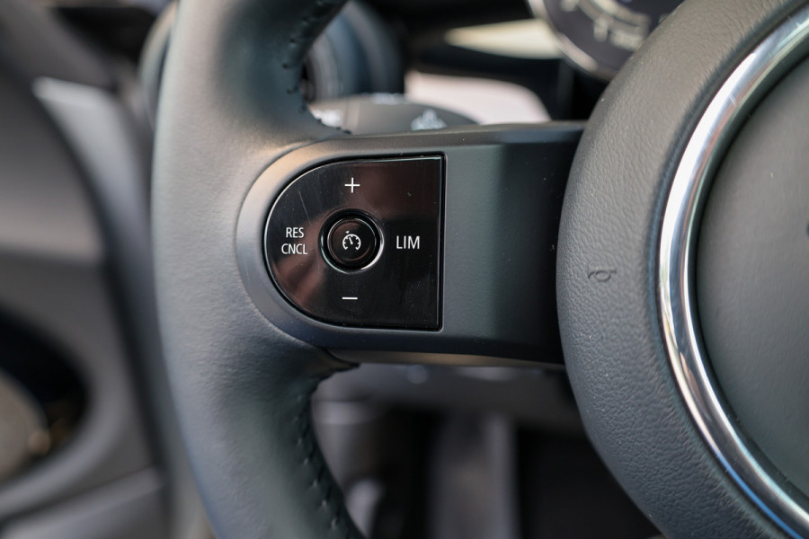 MINI 3-deurs 1.5 Cooper Classic | PANO | HUD | CAMERA | KEYLESS | LEDER |