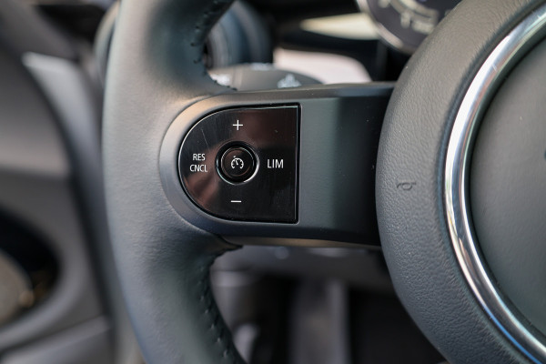 MINI 3-deurs 1.5 Cooper Classic | PANO | HUD | CAMERA | KEYLESS | LEDER |