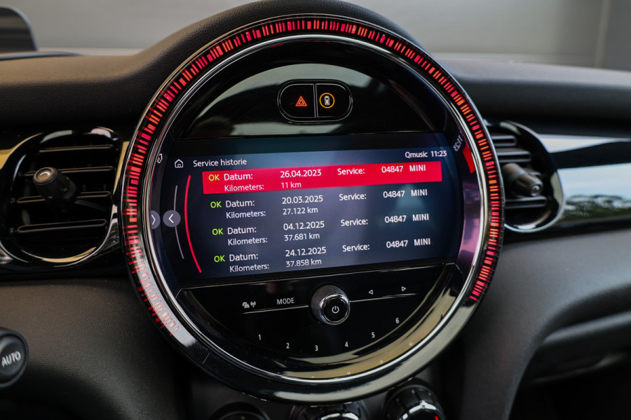 MINI 3-deurs 1.5 Cooper Classic | PANO | HUD | CAMERA | KEYLESS | LEDER |