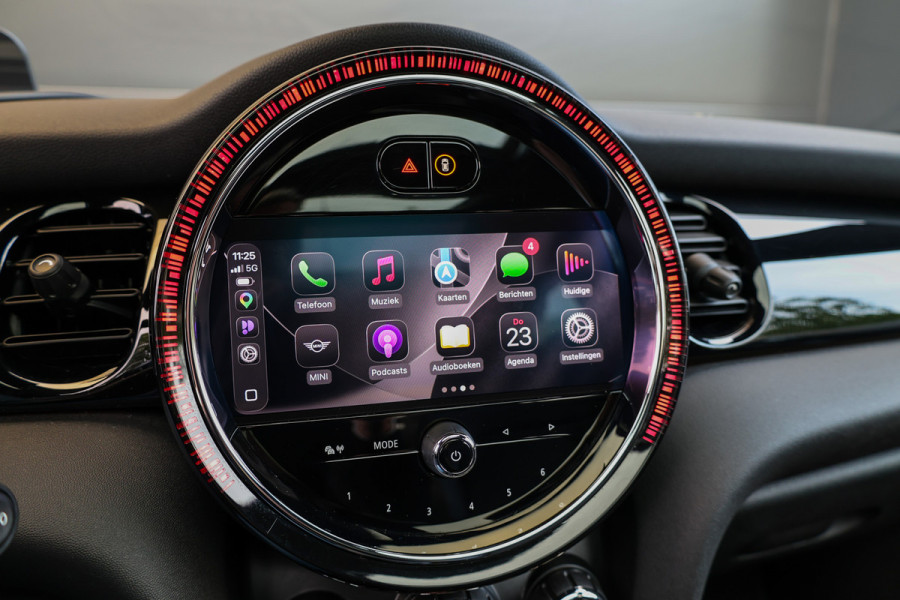 MINI 3-deurs 1.5 Cooper Classic | PANO | HUD | CAMERA | KEYLESS | LEDER |