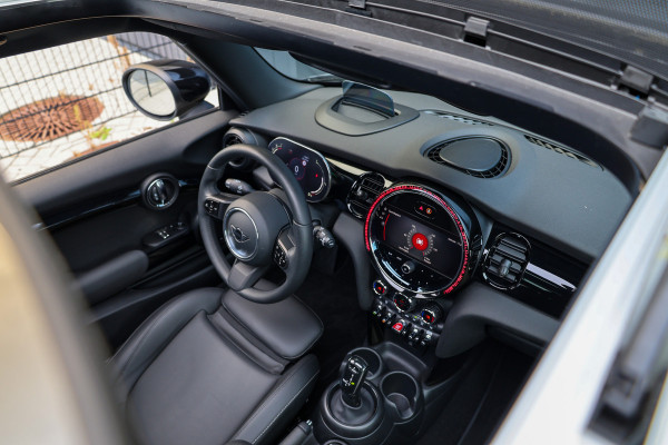 MINI 3-deurs 1.5 Cooper Classic | PANO | HUD | CAMERA | KEYLESS | LEDER |