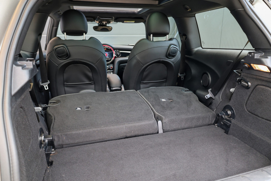MINI 3-deurs 1.5 Cooper Classic | PANO | HUD | CAMERA | KEYLESS | LEDER |