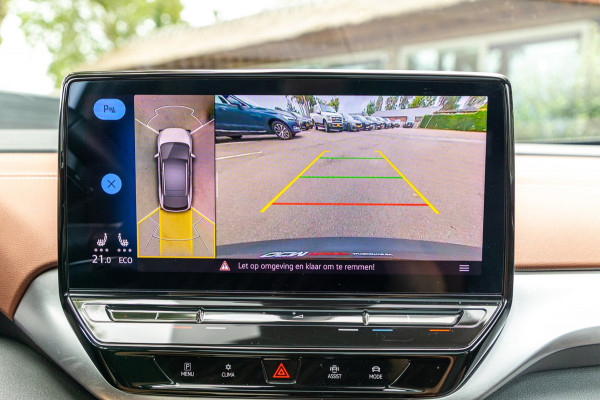 Volkswagen ID.4 Tech 77 kWh Soh 89% I Trekhaak I IQ Light I Panoramadak I Luxe interieur I ergoActive I Adaptive Cruise I BTW