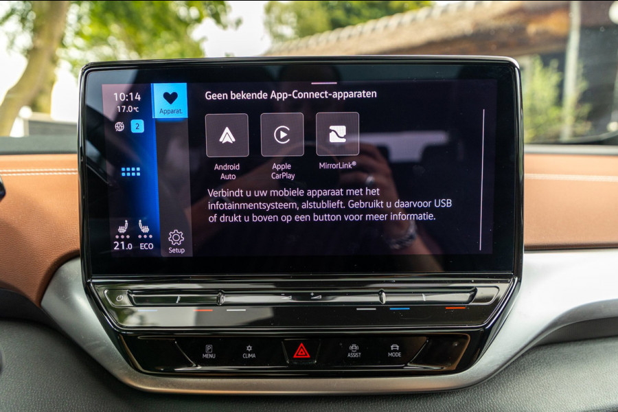 Volkswagen ID.4 Tech 77 kWh Soh 89% I Trekhaak I IQ Light I Panoramadak I Luxe interieur I ergoActive I Adaptive Cruise I BTW