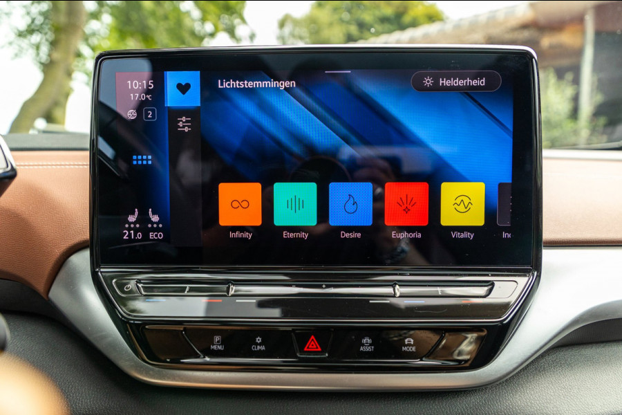 Volkswagen ID.4 Tech 77 kWh Soh 89% I Trekhaak I IQ Light I Panoramadak I Luxe interieur I ergoActive I Adaptive Cruise I BTW